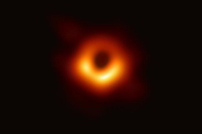 Pertama Kali! Ilmuan Berhasil Abadikan Black Hole di Luar Angkasa