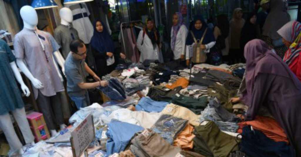 Ini Alasan Orang Curi Start Belanja Baju di Tanah Abang Sebelum Puasa