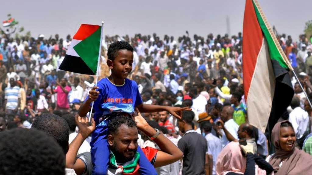 Unjuk Rasa di Sudan Tetap Berlanjut di Tengah Larangan Keluar Rumah