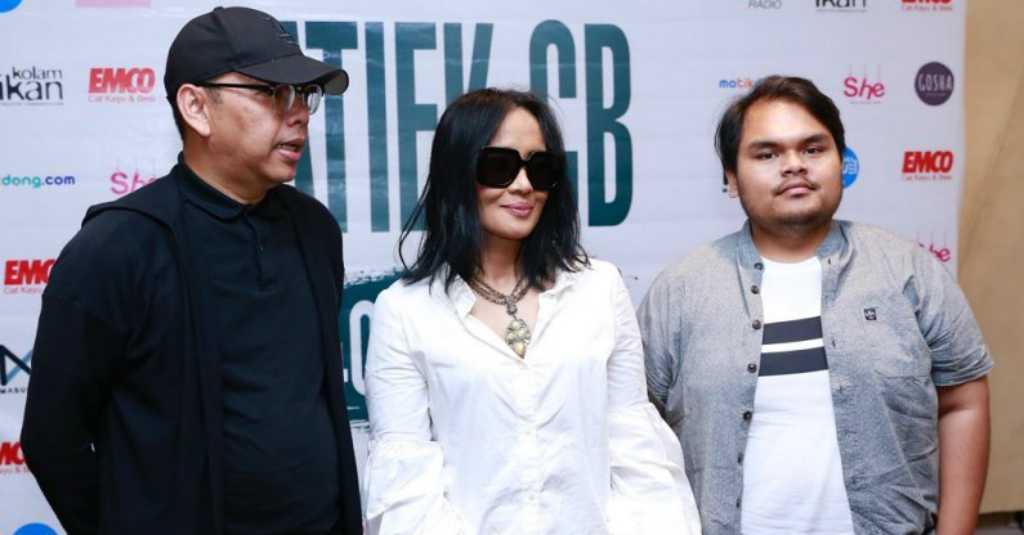 Iri Pada Anggun C Sasmi, Keluarga Buat Atiek CB 'Feeling Down'