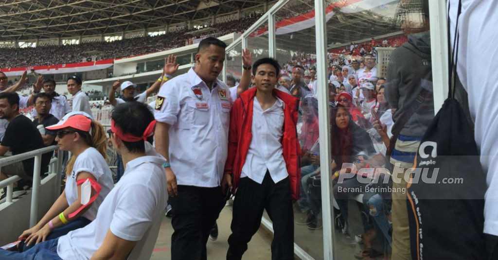 Acungi 2 Jari di Kampanye Akbar Jokowi-Ma'ruf, Pria Ini Diamankan