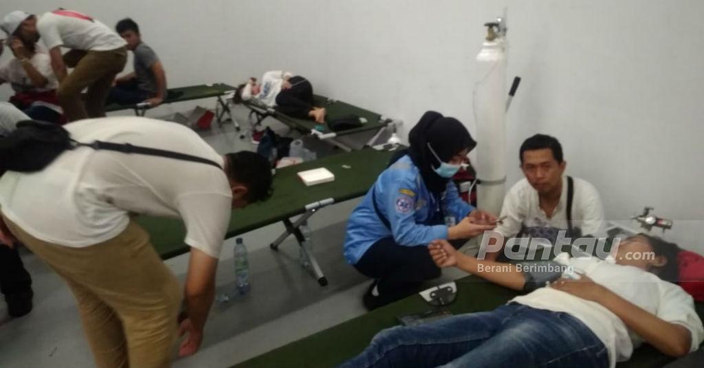 Kelelahan, 4 Relawan Jokowi-Ma'ruf Dilarikan ke Rumah Sakit