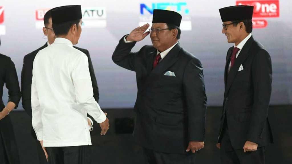 Menilik Kemeja Putih vs Setelan Jas di Debat Terakhir Pilpres