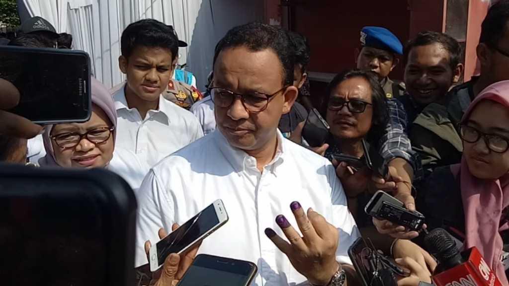 Bukan 1 atau 2, Anies Celupkan 3 Jari Sekaligus ke Tinta Pemilu