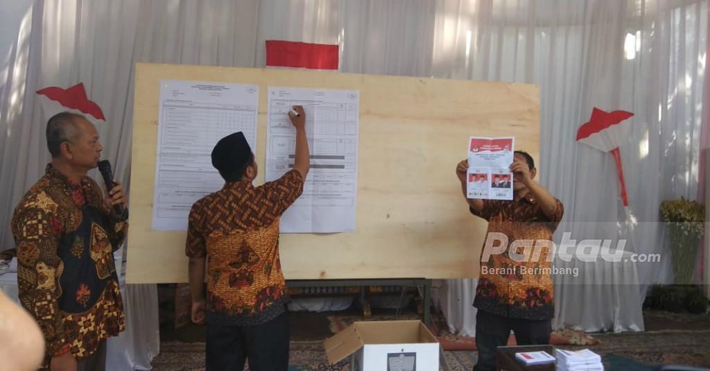 Jokowi-Ma'ruf Unggul di TPS 002 Tempat Sandiaga Uno Mencoblos