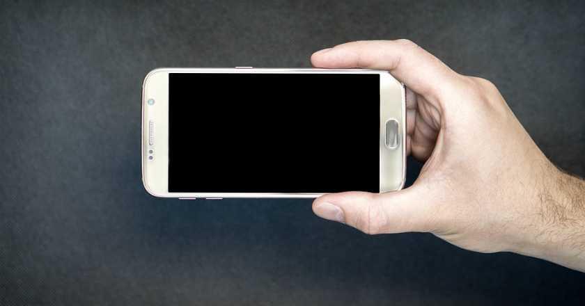 Mending Gunakan Smartphone Kamu untuk Cek Tagihan daripada Sebar Hoax