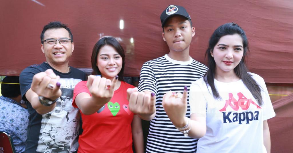 Keluarga Senang Tugas Anang di DPR Selesai