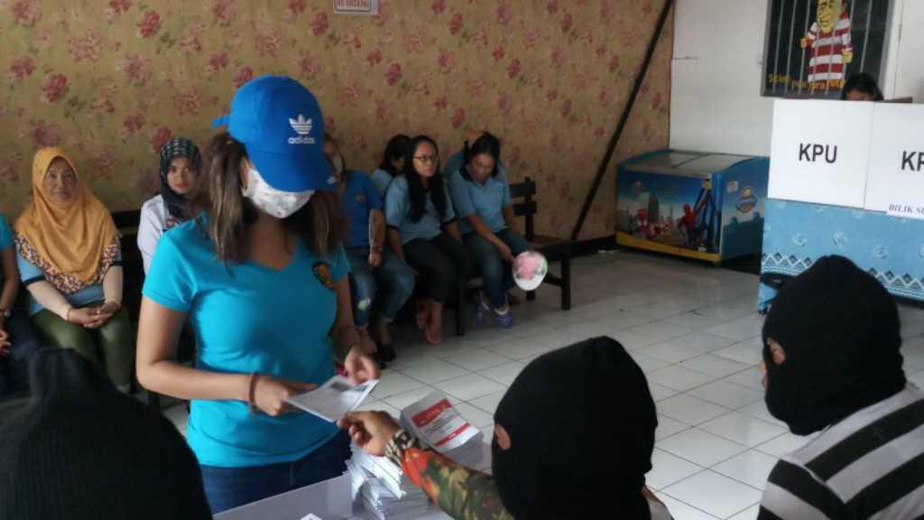 Ahmad Dhani dan Vanessa Angel Nyoblos di Rutan Medaeng