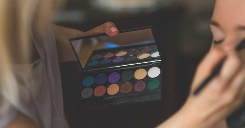 Girls, Begini Cara Samarkan Concealer Supaya Tampak Flawless