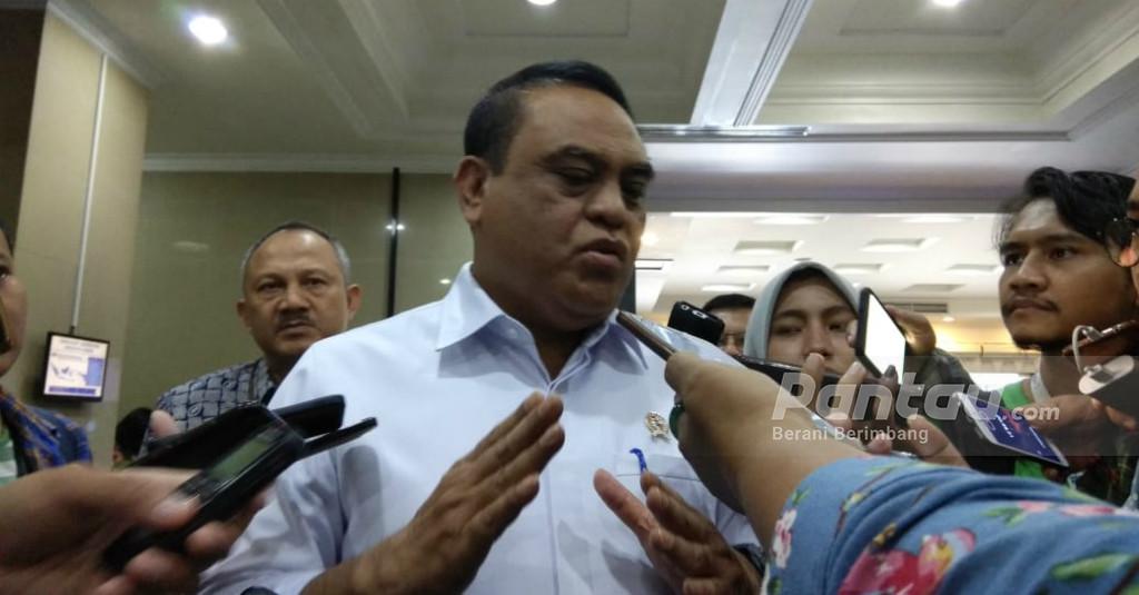 Bapak-Ibu PNS! Fokus Layani Masyarakat Yuk, Nanti Kena Sanksi Lho....