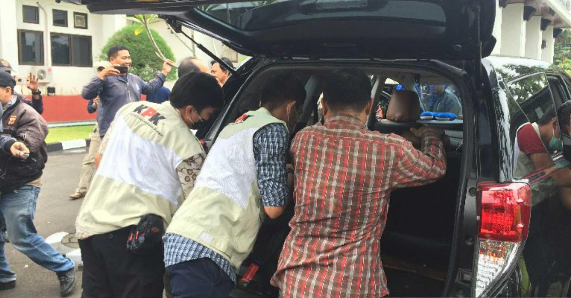 Petugas KPK Geledah Kantor Wali Kota Tasikmalaya, Ada Apa?