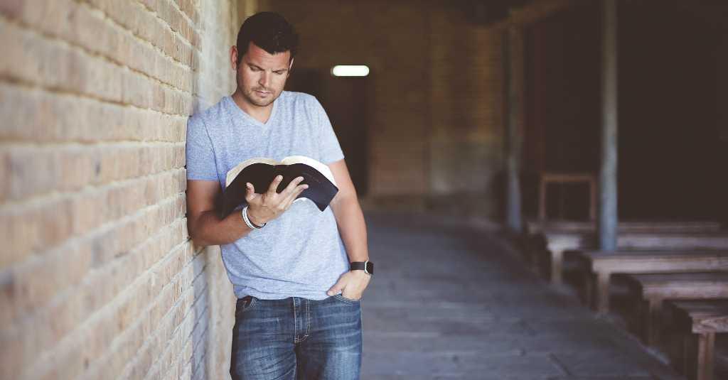 5 Tips Tampil Tampil Keren Bagi Pria dengan Gaya Kasual