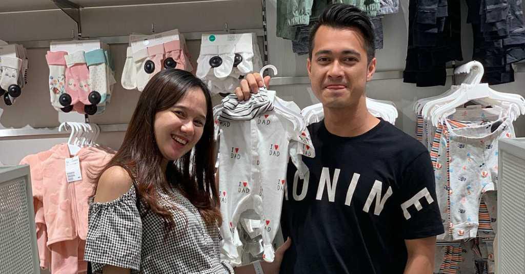 Istri Hamil Besar, Eza Gionino Menanti Menjadi Ayah