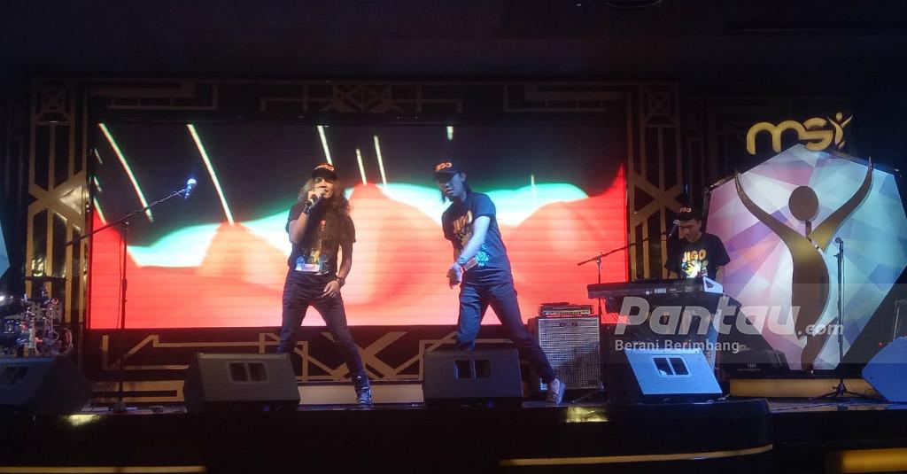 Ditinggal Aa Jimmy, Ade Jigo Gandeng Toto 'Slash' untuk 'Yayuk'