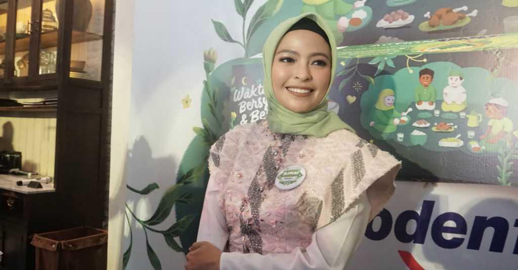 Cara Tantri 'Kotak' Ajarkan Anak Berpuasa