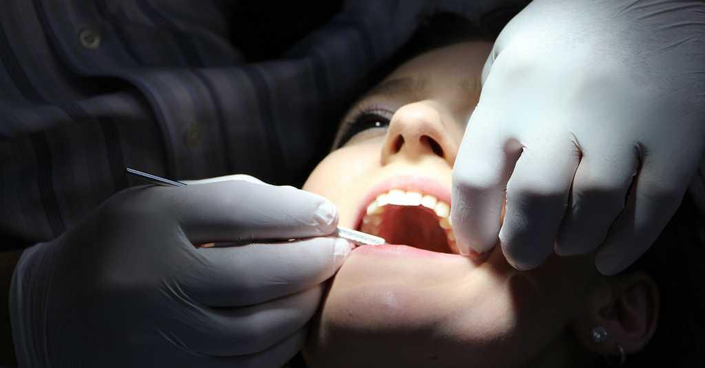 Jangan Panik! Begini Cara Pertolongan Pertama Saat Gigi Patah