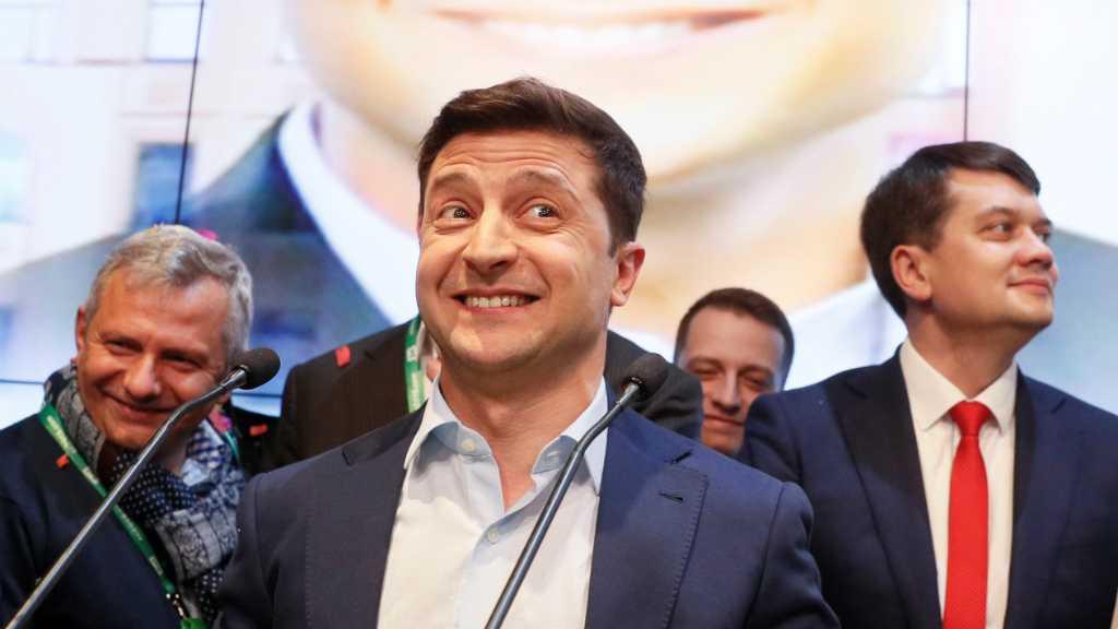 Presiden Zelenskiy: Warga Ukraina Tolak Pemberian Paspor oleh Putin