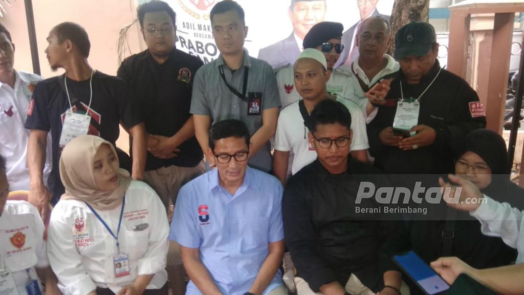 Sandiaga Terima Aduan Penggelembungan Suara saat Kunjungi PPK Cilandak
