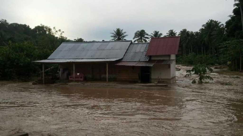 Jalan Terputus Pasca Banjir Bandang, 4 Kecamatan di Sigi Terisolasi