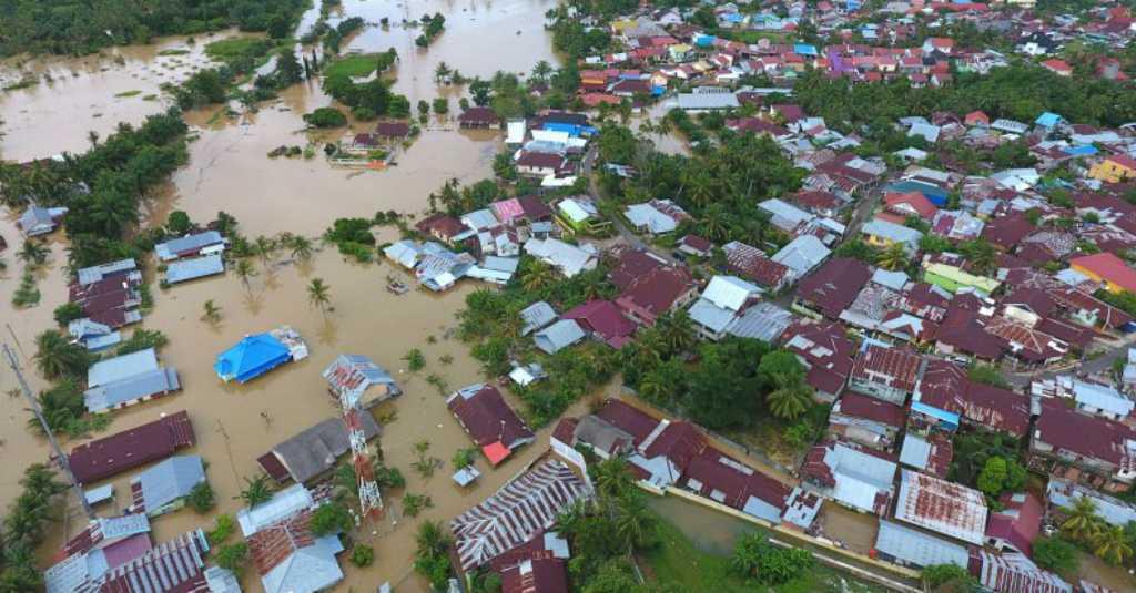 BNPB Serahkan Rp2,25 Miliar untuk Bencana Banjir Bengkulu