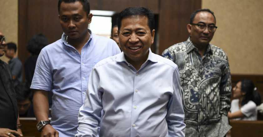Setnov Disebut Sedang Cari Angin saat Kepergok di Restoran Padang