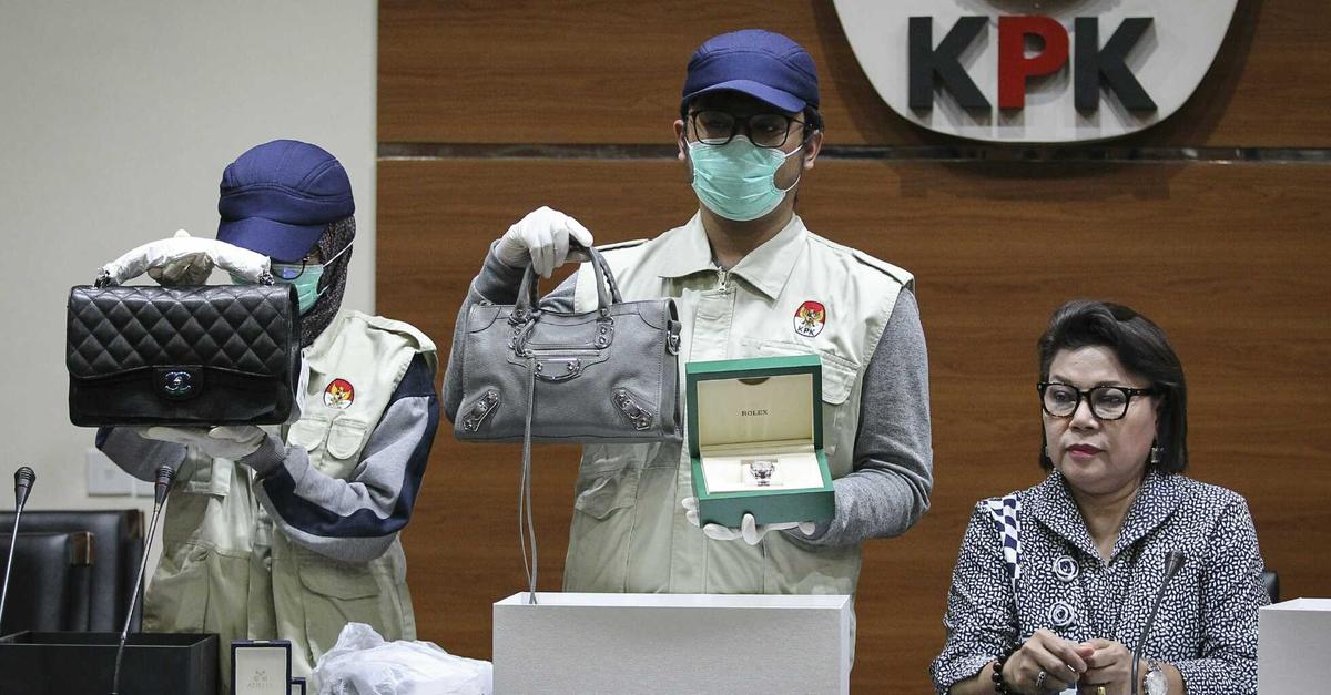 Penampakan Tas Chanel dan Jam Rolex yang Jadi Alat Suap Bupati Talaud