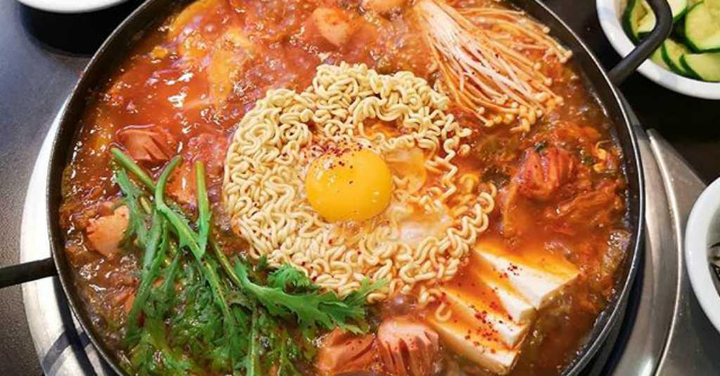 Buat Sendiri Ramyeon di Rumah dengan Langkah Mudah Ini