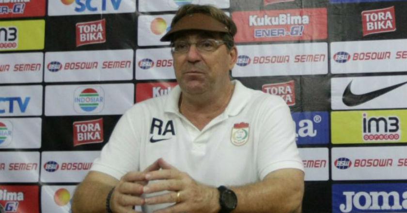 Resmi! Rene Alberts Latih Persib Bandung