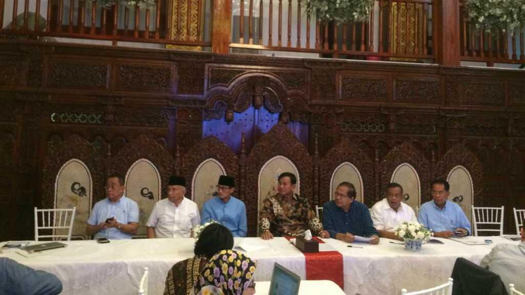 Prabowo-Sandi Gelar Pertemuan Tertutup dengan Media Asing