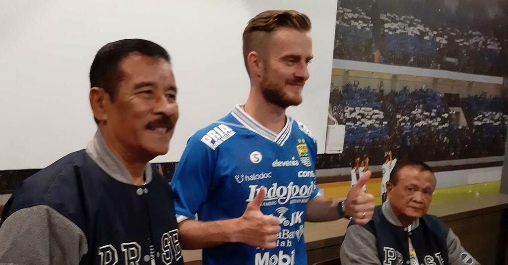 Persib Resmi Perkenalkan Rene Mihelic Pemilik Jersey Nomor 82
