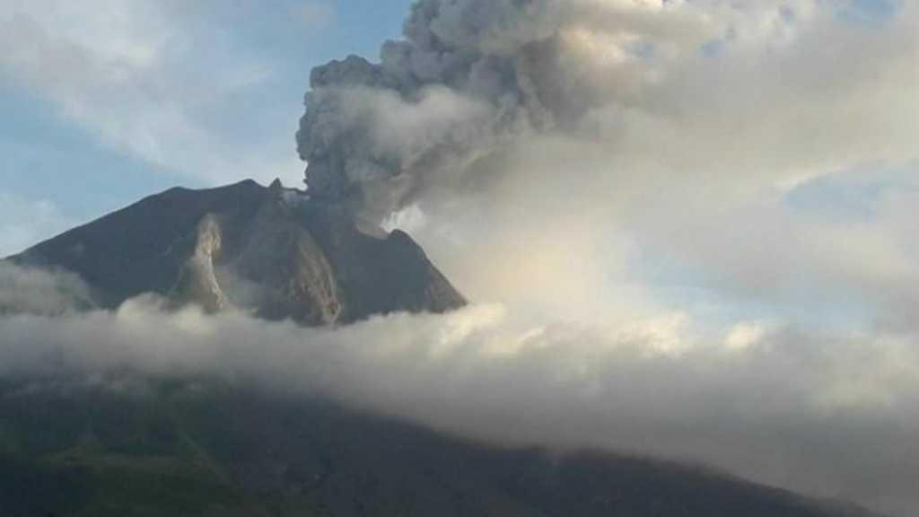 Gunung Sinabung Kembali Erupsi, Luncurkan Abu Vulkanik Capai 2.000 M