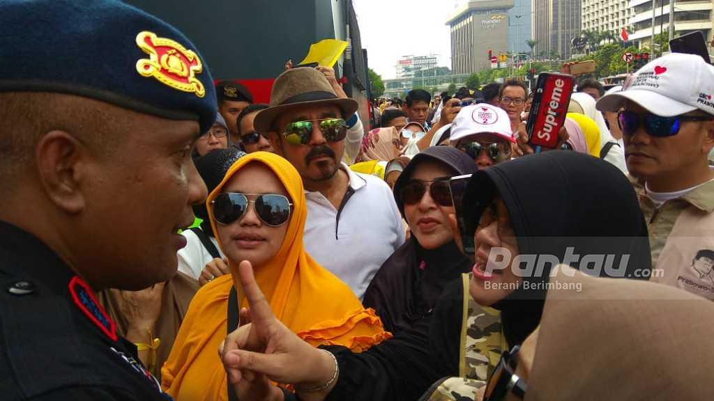 Dilarang Masuk Bawaslu, Massa GERAK Pimpinan Kivlan Zen Bubarkan Diri