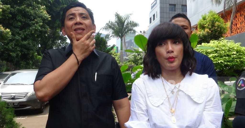 Ussy Sulistiawaty Serahkan Bukti Baru Kasus Perundungan Anaknya