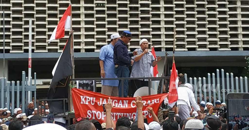 Aksi Demo Bawaslu, Ustaz Bernard Ajak Massa Siap Dipenjara, Maksudnya?