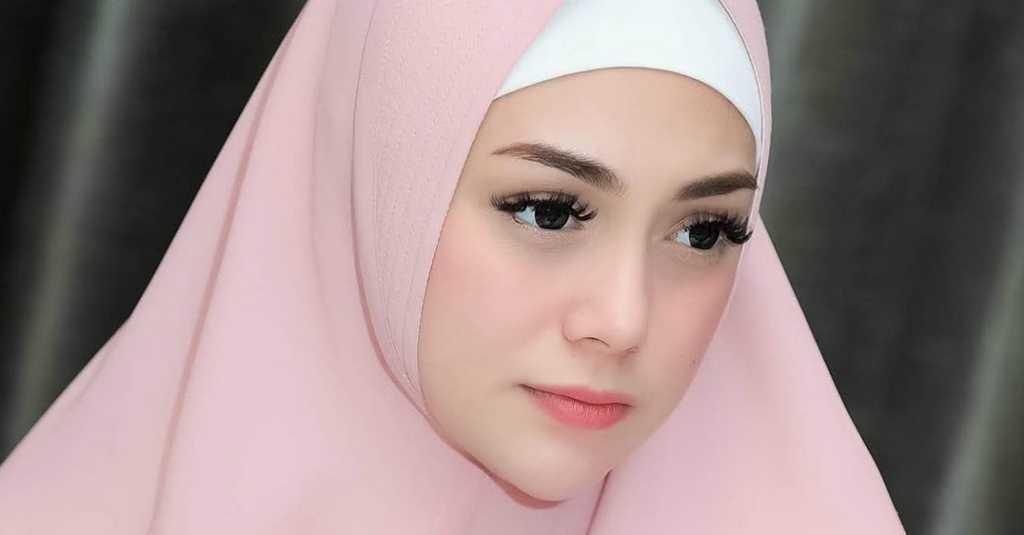Belum Mualaf, Celine Evangelista Ungkap Alasan Dirinya Kenakan Jilbab