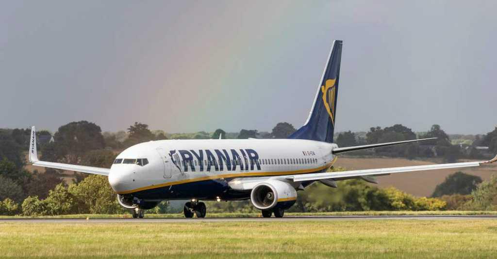 Mencekam, Pria Ini Ancam Bunuh Seluruh Penumpang Pesawat Ryanair