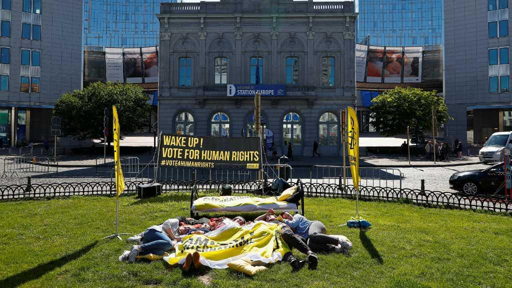 Aktivis Greenpeace Panjat Harbour Bridge Protes Perubahan Iklim