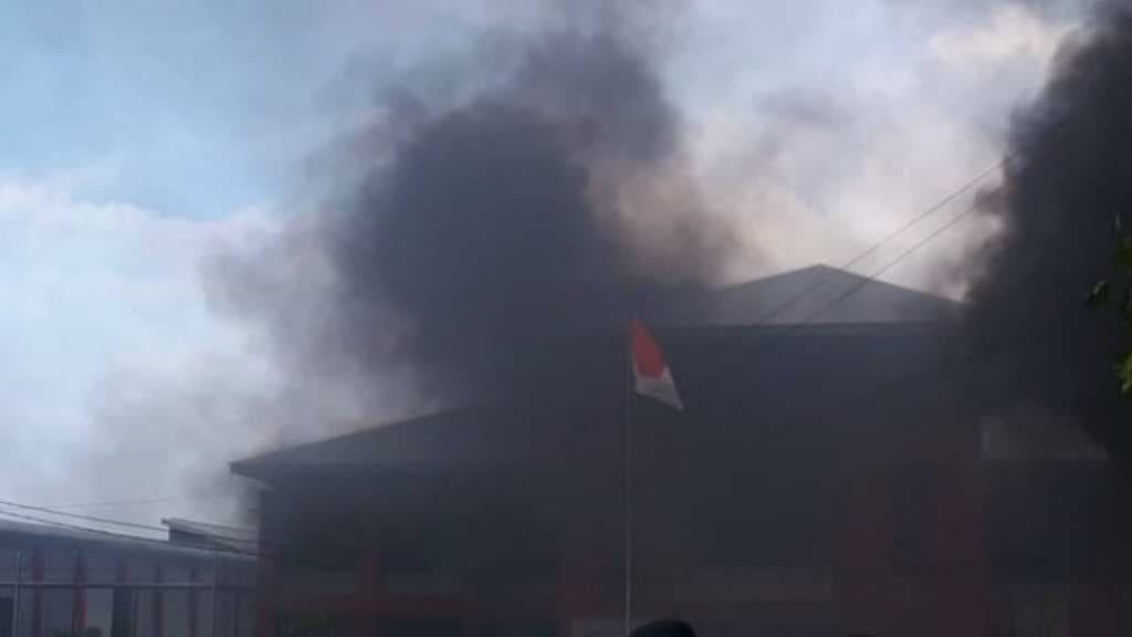 Napi Narkoba di Sumut Bakar Lapas, Ratusan Tahanan Kabur