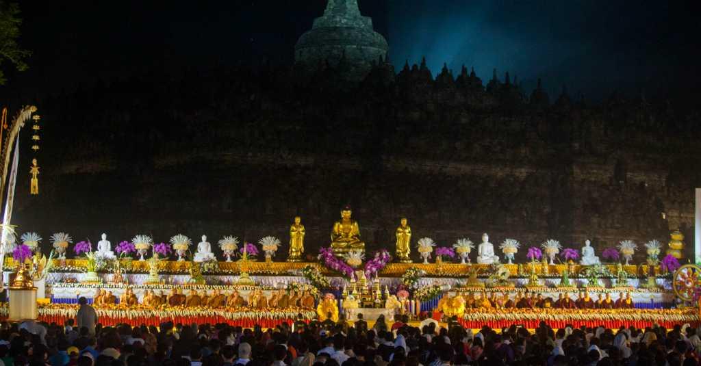 Ribuan Umat Budha Rayakan Waisak di Candi Borobudur