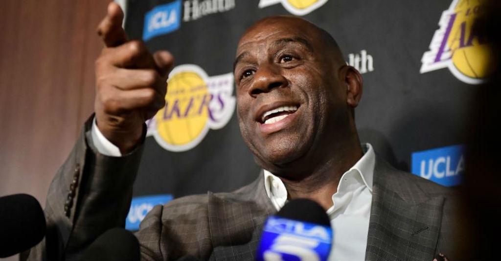 Mantan Presiden LA Lakers 'Ditikam dari Belakang'?