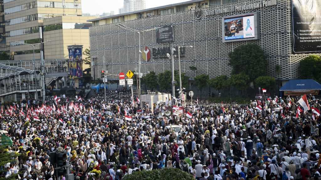 Massa Pengunjuk Rasa Padati Jalanan Depan Gedung Bawaslu