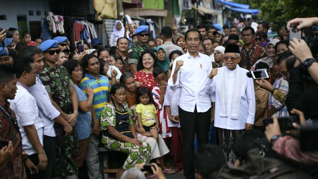 Ada Apa Jokowi Minta Izin ke Anies Soal Kampung Deret?