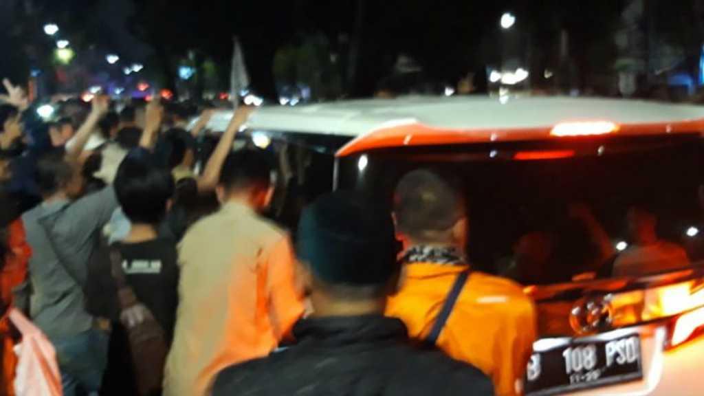 Prabowo Tinggalkan Rumah Aspirasi Usai Jenguk Pendukungnya