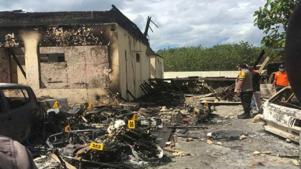 Polisi Sampang Selidiki Dalang Pembakaran Kantor dengan Bom Molotov