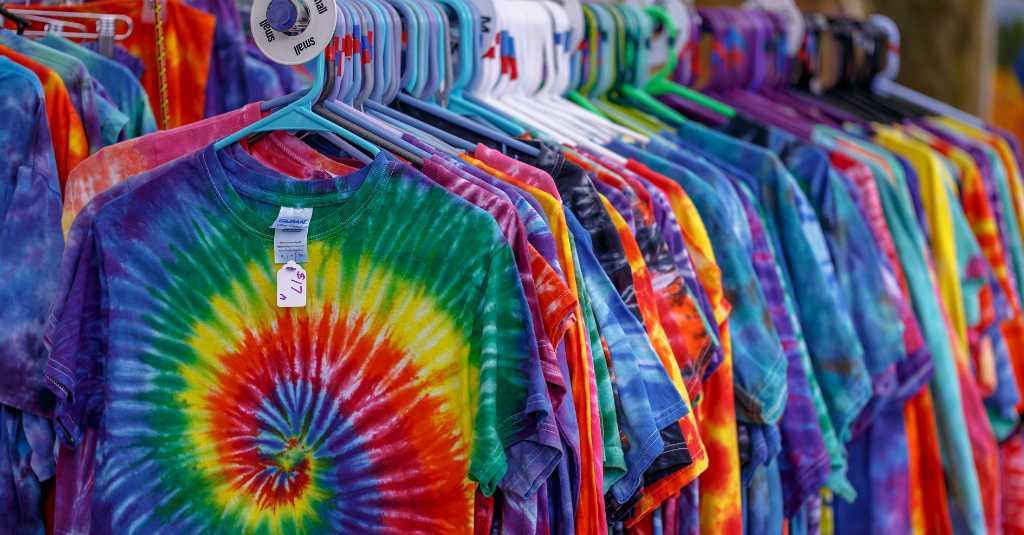 Jelang Musim Panas, Siap-siap Busana Tie-Dye Bakal Jadi Tren