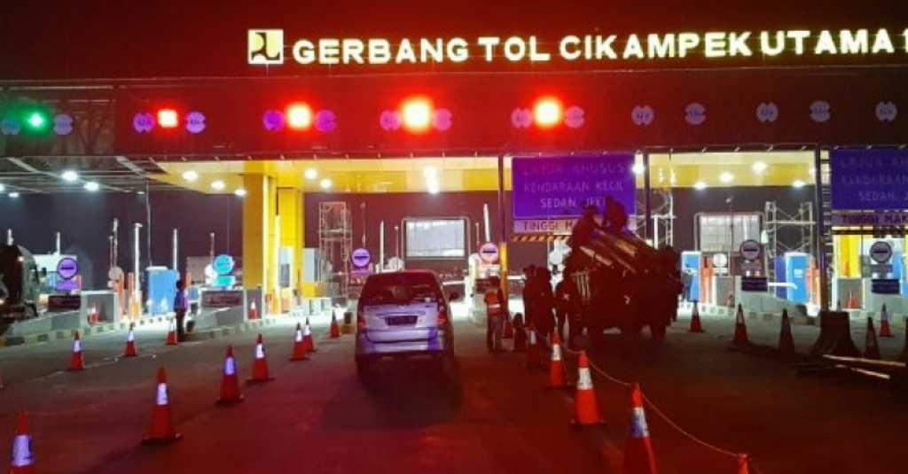 Perdana Dibuka Gerbang Tol Baru Cikampek dan Kalihurip Sempat Padat