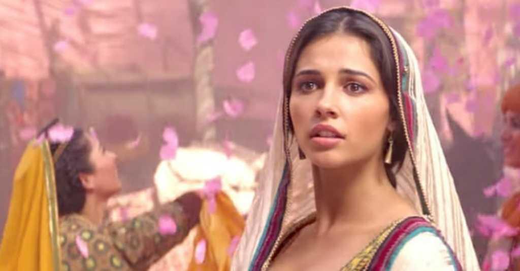 Princes 'Jasmine' Kenakan Headpeace Karya Rinaldy Yunardi