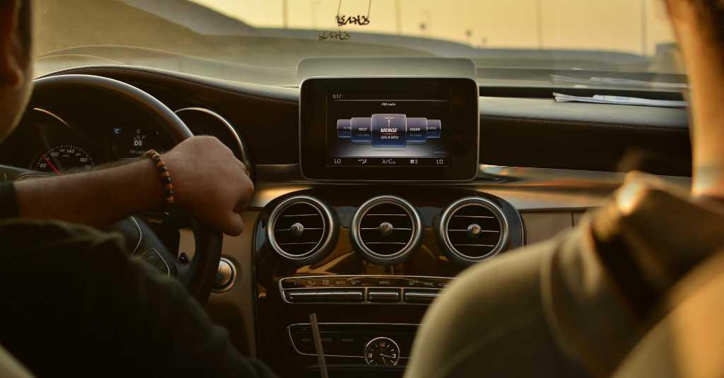 Tips Mobil Tetap Kinclong Luar-Dalam Saat Mudik