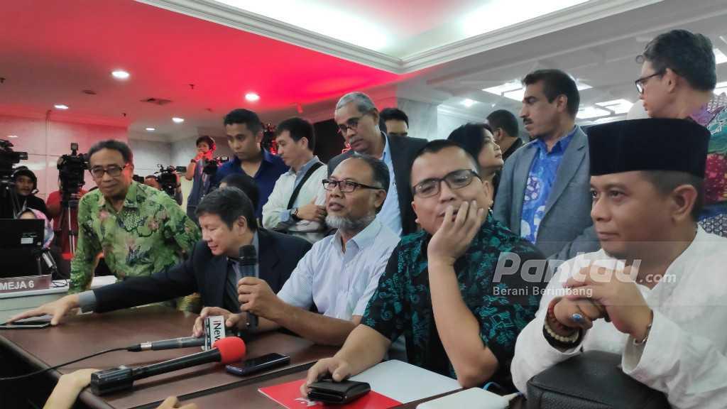 ICW Pertanyakan Cuti Bambang Widjojanto yang Jadi Ketua Tim Hukum 02
