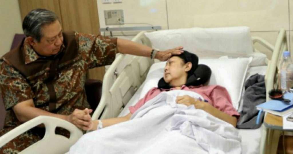 Kondisi Kritis, Ani Yudhoyono Dikabarkan Tak Sadarkan Diri